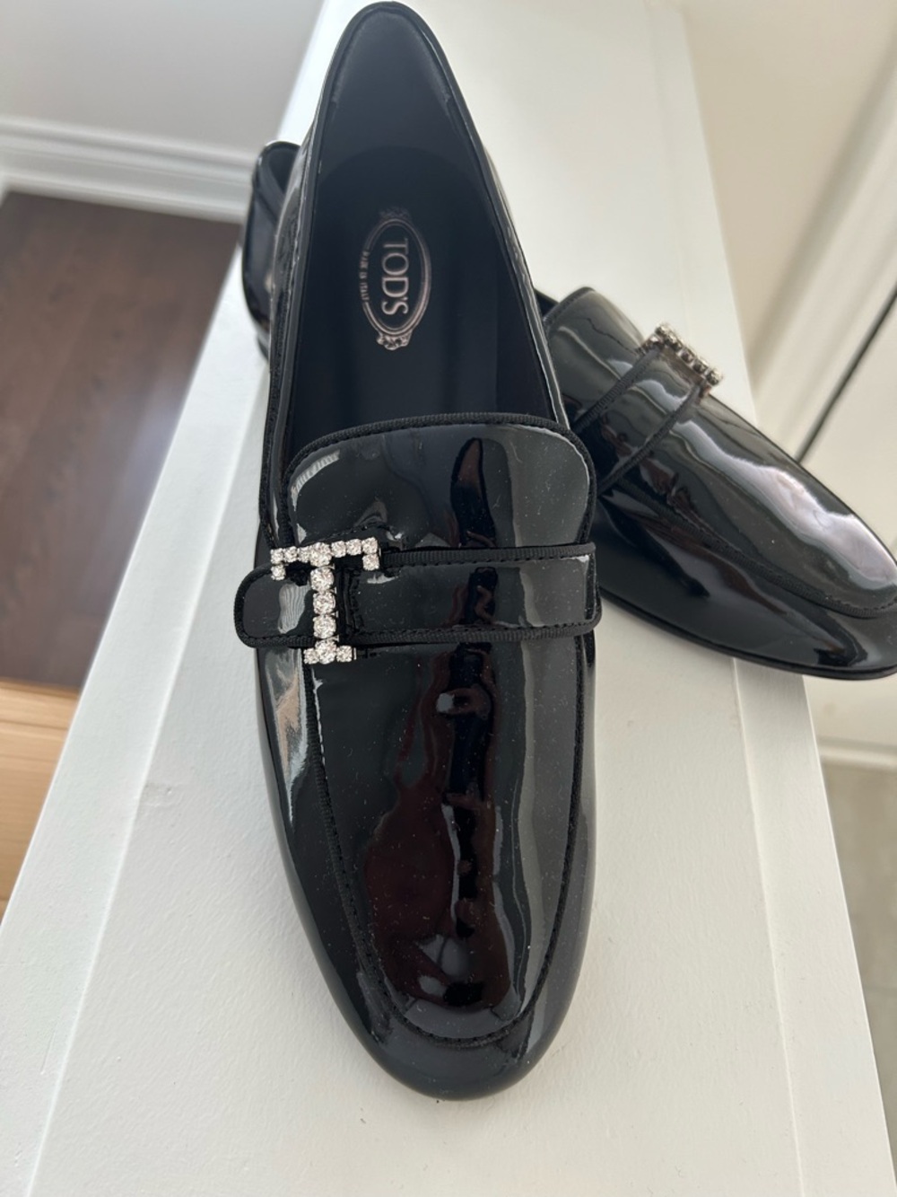 Women Tod’s Black Patent leather loafer shoes size 39